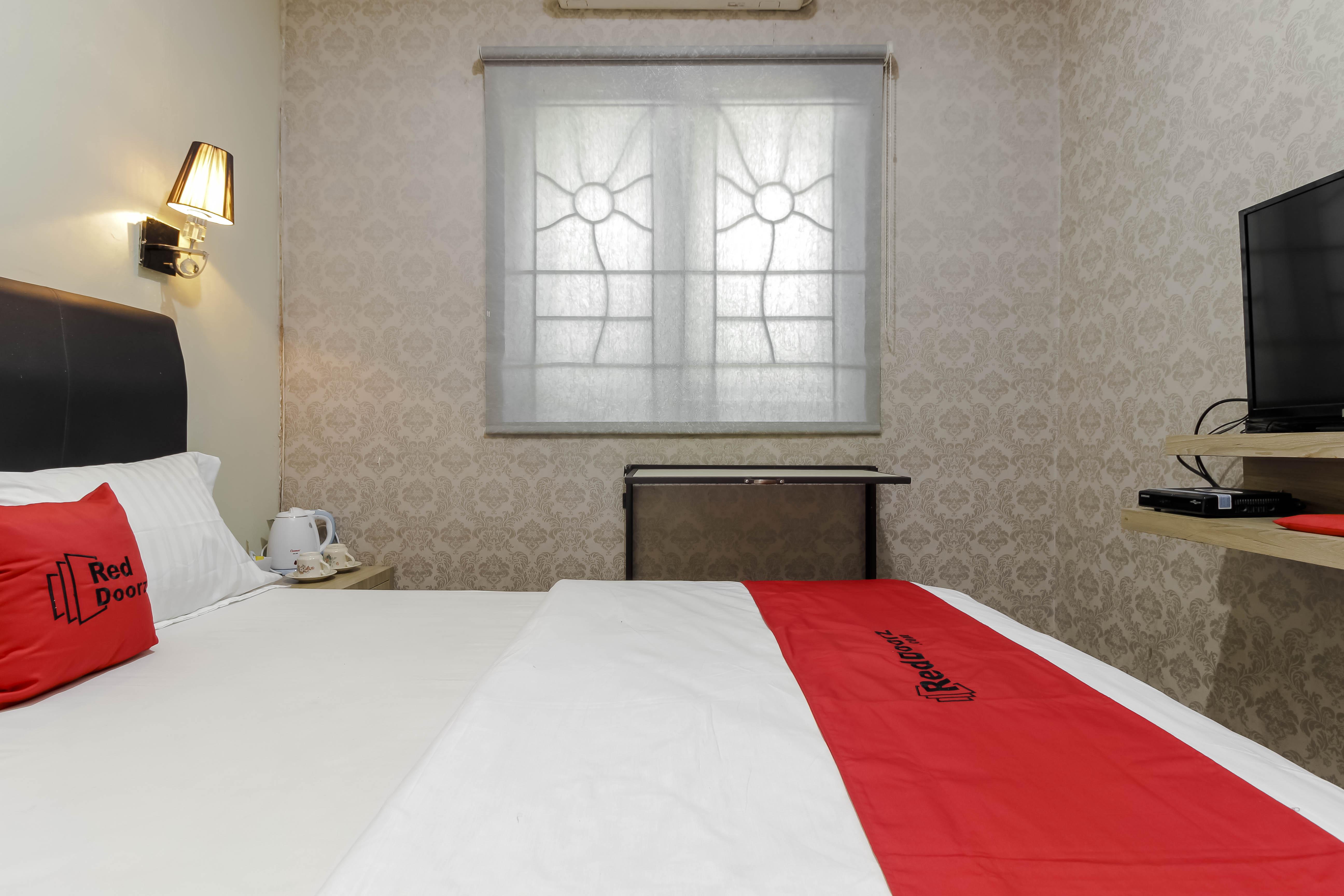 Reddoorz Plus Near Lippo Cikarang Mall Bekasi Kültér fotó