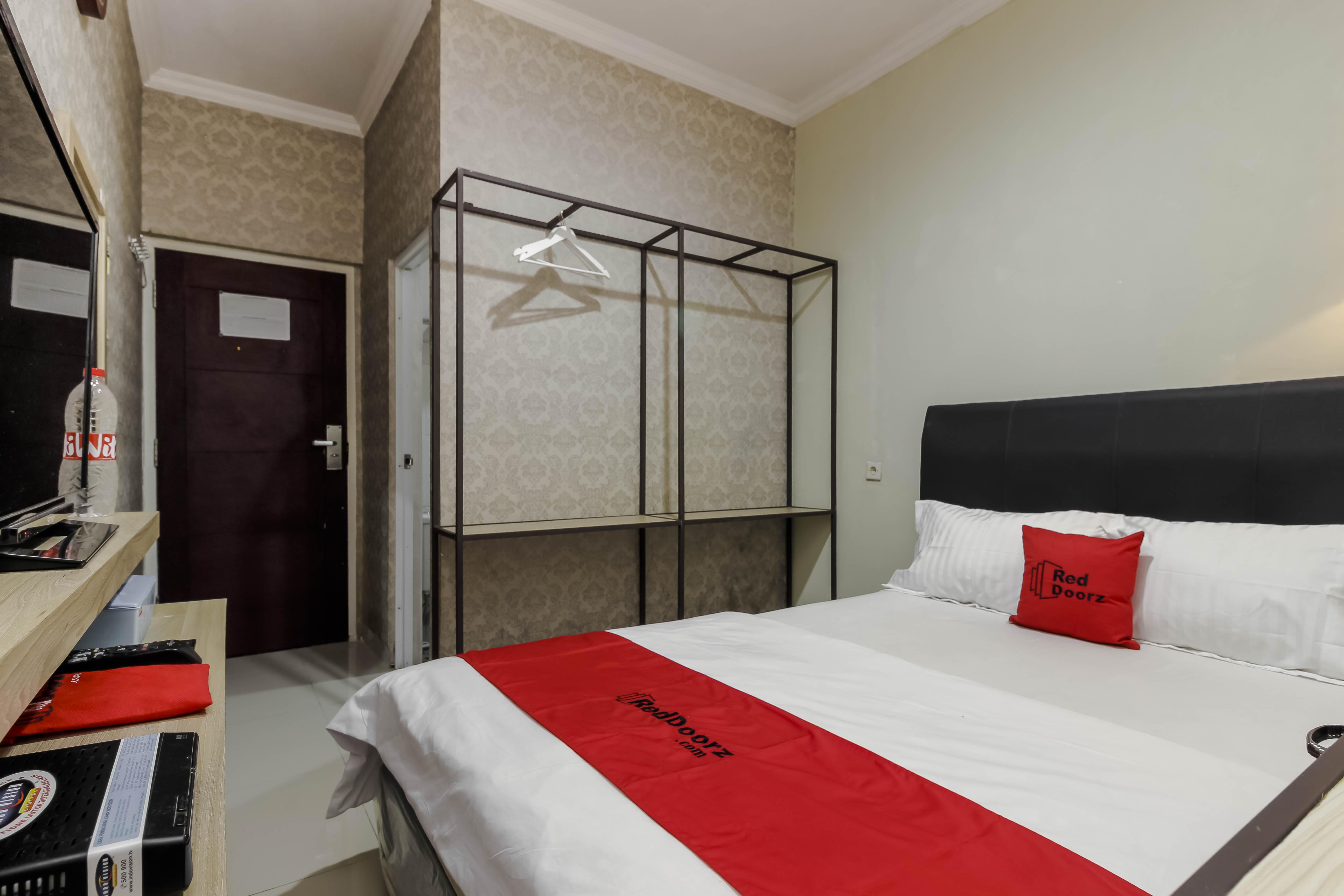 Reddoorz Plus Near Lippo Cikarang Mall Bekasi Kültér fotó