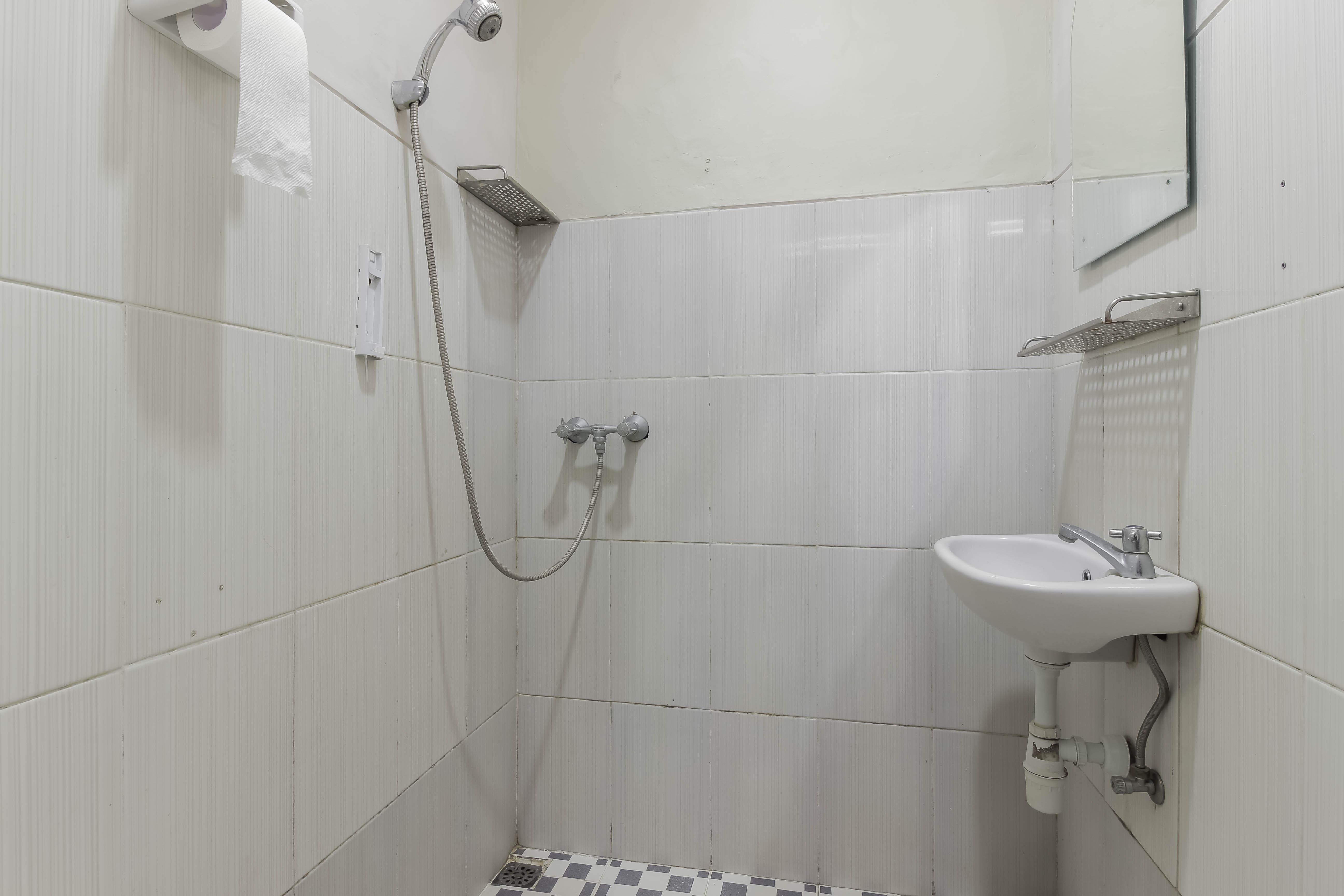 Reddoorz Plus Near Lippo Cikarang Mall Bekasi Kültér fotó
