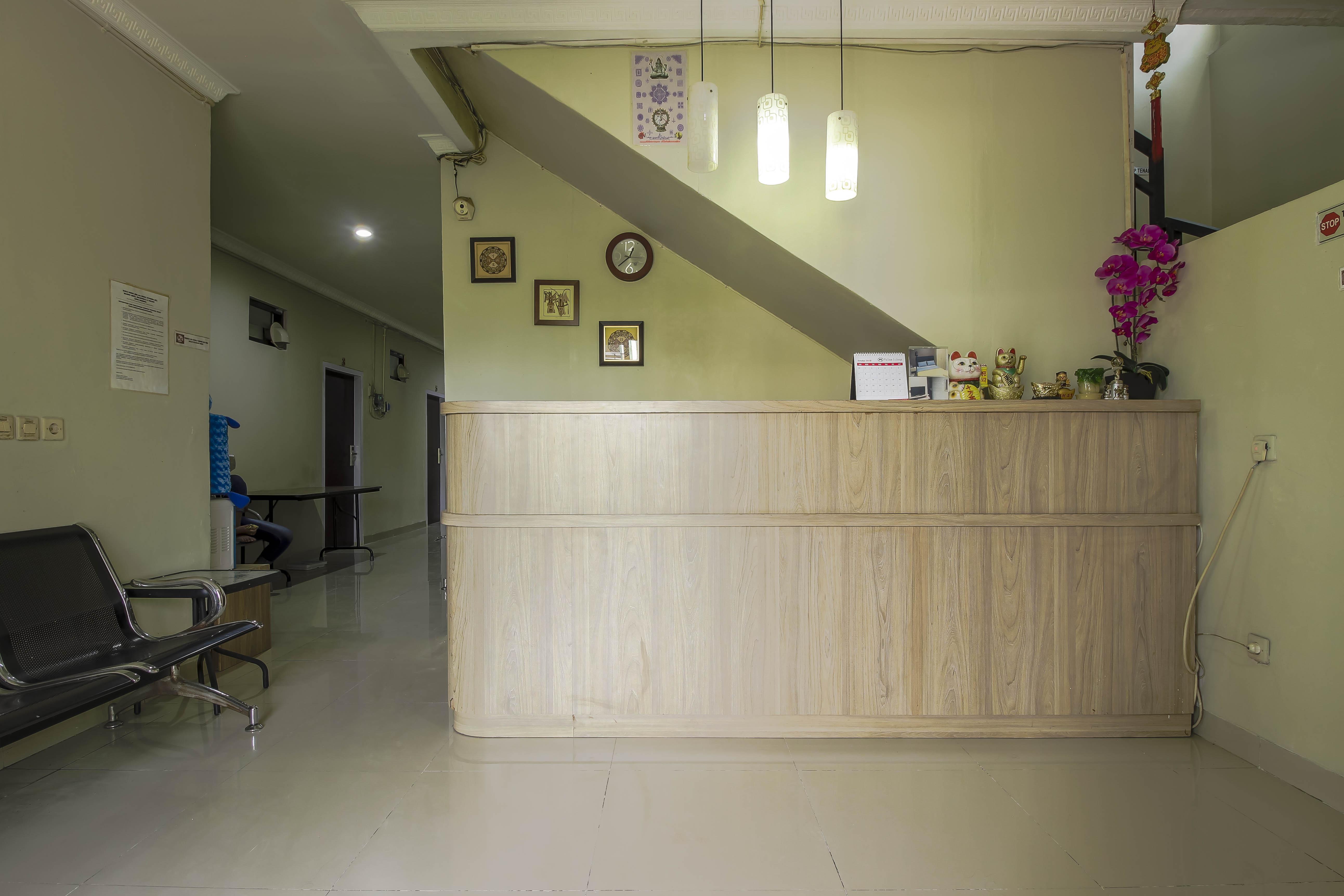 Reddoorz Plus Near Lippo Cikarang Mall Bekasi Kültér fotó