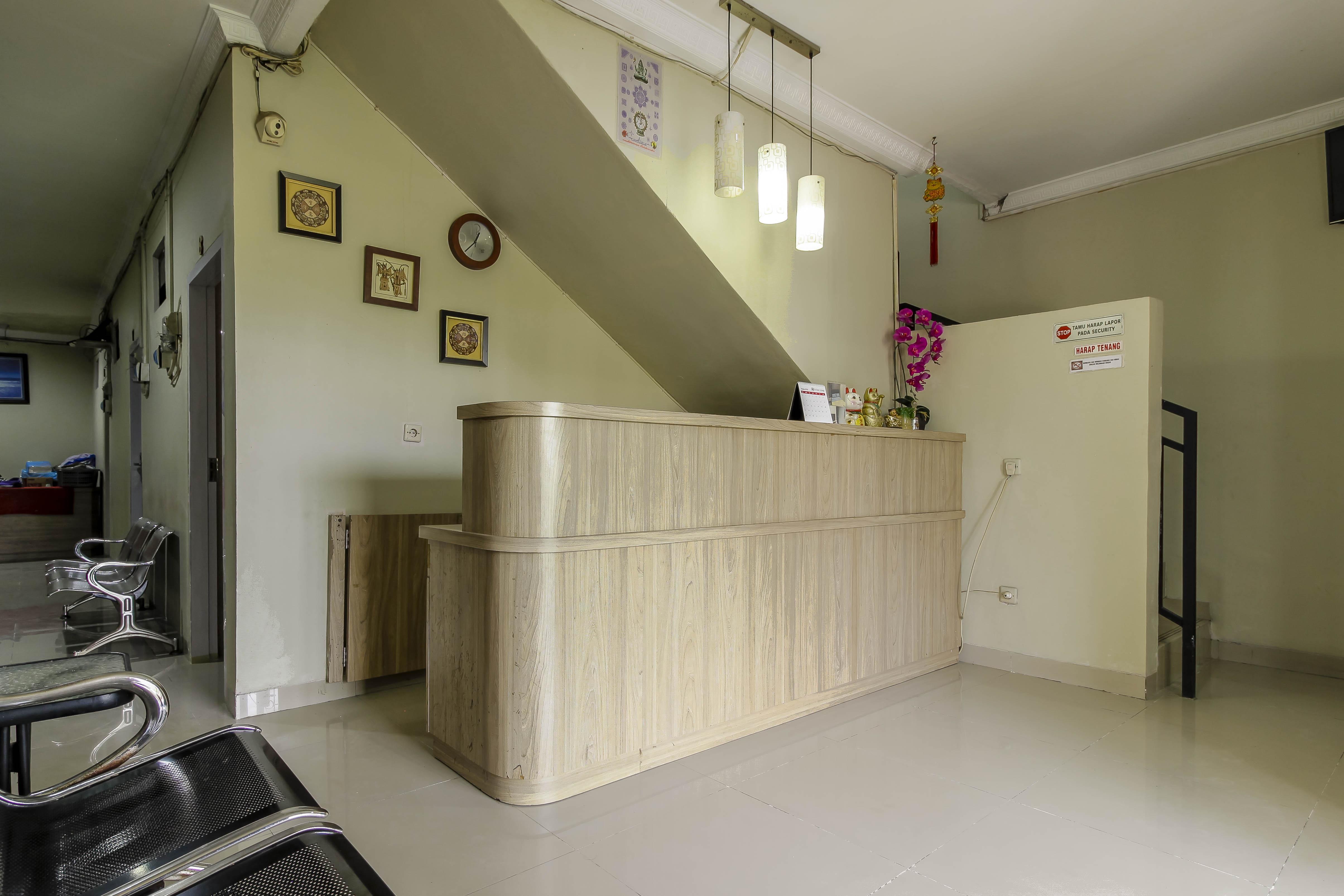 Reddoorz Plus Near Lippo Cikarang Mall Bekasi Kültér fotó