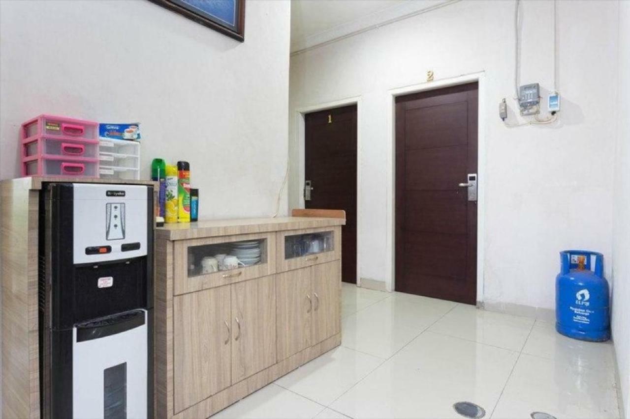 Reddoorz Plus Near Lippo Cikarang Mall Bekasi Kültér fotó